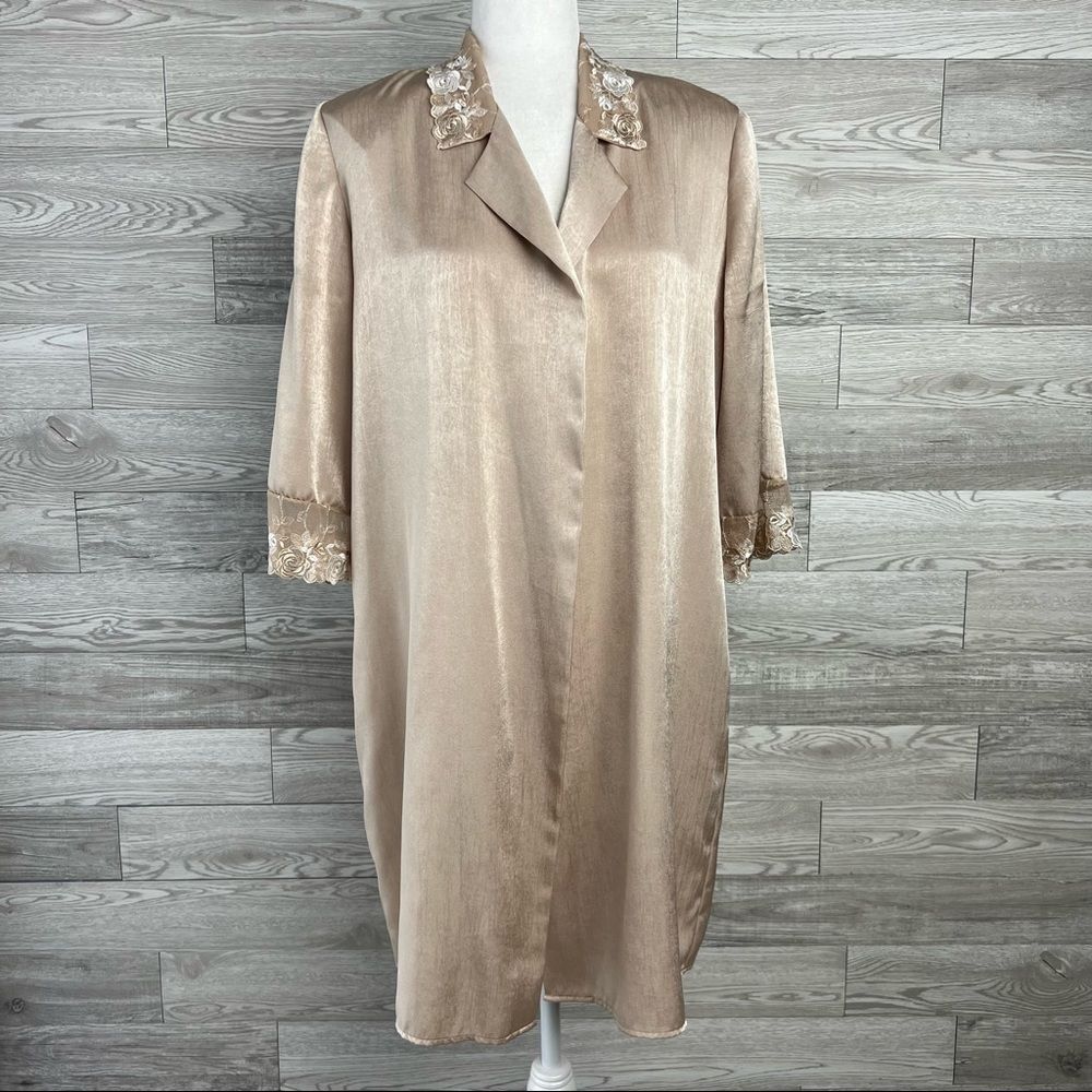Vintage Vanity Tan Embroidered Collar Lace Trim Cuff Long Sleeve Robe Dress